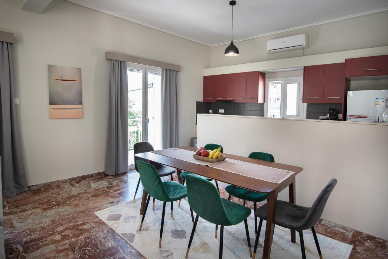 Emerald 110M2 Entire Floor Apt Steps To City'S Heart Kalamata Exterior photo